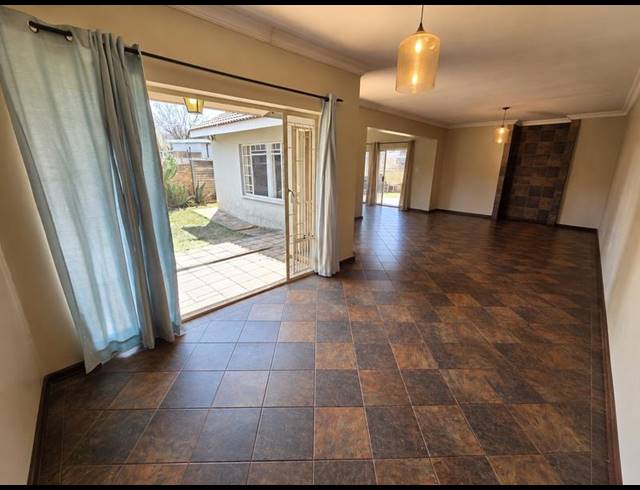 4 BEDROOM HOUSE FOR SALE IN ELARDUSPARK